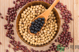 黃豆和黑豆可以一起煮嗎?黃豆和黑豆一起打漿可以嗎 黃豆和黑豆可以一起煮嗎?黃豆和黑豆一起打漿可以嗎