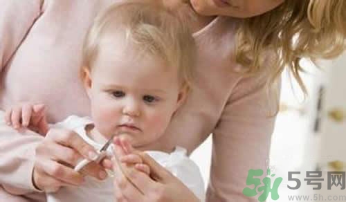 小孩指甲軟是怎么回事？小孩指甲軟怎么辦？