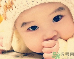 小孩指甲發(fā)白是怎么回事？小孩指甲發(fā)白怎么辦？