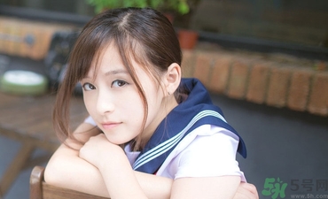 15歲月經(jīng)推遲二個(gè)月正常嗎？15歲兩個(gè)月沒(méi)來(lái)月經(jīng)是怎么回事？