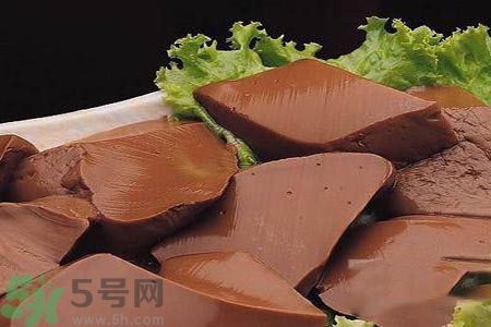 吃豬血拉大便是黑色的是怎么回事？吃豬血拉大便是黑色是在排毒嗎？