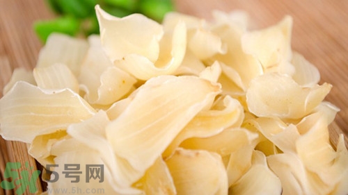 藥用百合能吃嗎?藥用百合與食用百合的區(qū)別 藥用百合能吃嗎?藥用百合與食用百合的區(qū)別