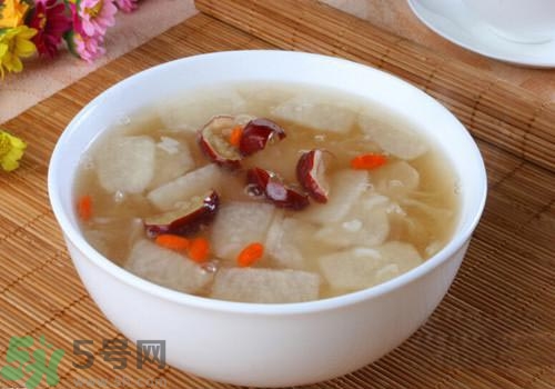 發(fā)燒可以喝冰糖雪梨嗎？發(fā)燒喝冰糖雪梨好嗎？