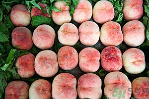 變軟的桃子能吃嗎？桃子軟了還能吃嗎？