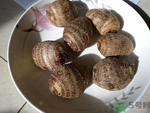 吃芋頭有什么好處和壞處？芋頭的營養(yǎng)價值與禁忌