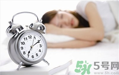 睡眠不規(guī)律如何調(diào)整?睡眠不規(guī)律的危害 睡眠不規(guī)律如何調(diào)整?睡眠不規(guī)律的危害