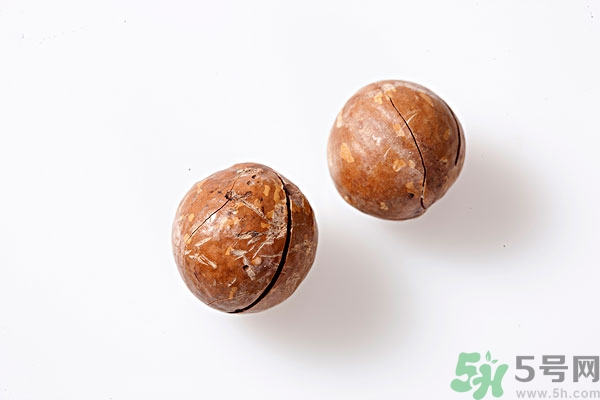 夏威夷果吃多了會(huì)怎么樣？夏威夷果吃了會(huì)長(zhǎng)胖嗎？