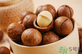 夏威夷果可以生吃嗎?生吃夏威夷果會(huì)怎么樣 夏威夷果可以生吃嗎?生吃夏威夷果會(huì)怎么樣