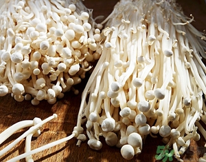 致癌金針菇怎么鑒別？如何選購金針菇？