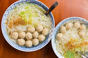 米線和米粉有什么區(qū)別？米粉要泡多久才能炒？