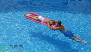 游泳曬傷了怎么辦？游泳曬傷如何處理？