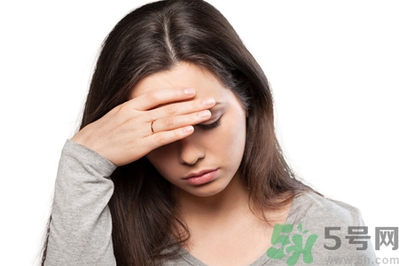 女人濕氣重的癥狀有哪些？女人濕氣重有什么表現(xiàn)？