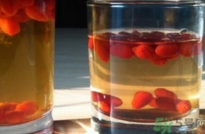 枸杞可以泡酒喝嗎?枸杞泡酒的功效作用 枸杞可以泡酒喝嗎?枸杞泡酒的功效作用