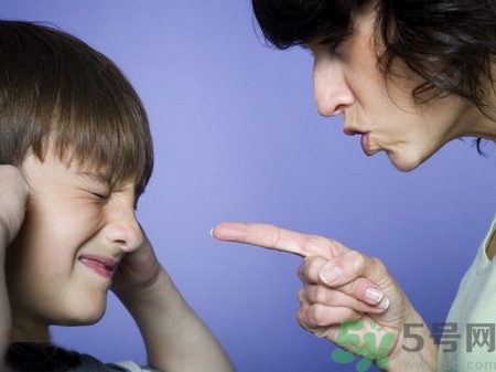 孩子犯錯(cuò)該不該打?孩子犯錯(cuò)怎樣處理最好 孩子犯錯(cuò)該不該打?孩子犯錯(cuò)怎樣處理最好