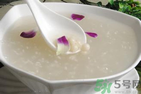 米酒雞蛋的功效作用 米酒煮雞蛋的功效 米酒雞蛋的功效作用 米酒煮雞蛋的功效