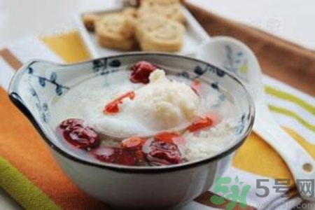 米酒為什么變紅？米酒變紅了還能吃嗎？