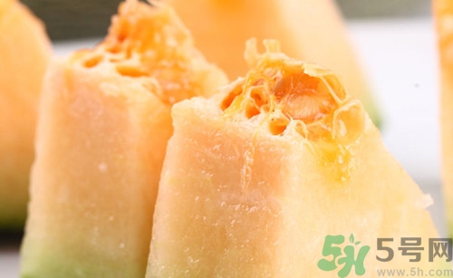 哈密瓜有苦味還能吃嗎?哈密瓜有苦味是怎么回事 哈密瓜有苦味還能吃嗎?哈密瓜有苦味是怎么回事