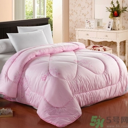 被子什么顏色有助睡眠?哪些被子的顏色不利于睡眠 被子什么顏色有助睡眠?哪些被子的顏色不利于睡眠