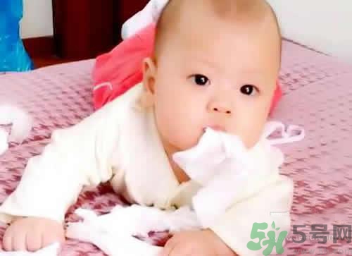 寶寶吃紙是怎么回事？寶寶吃紙?jiān)趺崔k？