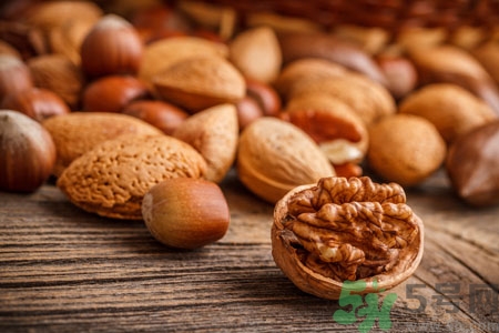 杏子和核桃可以一起吃嗎?杏子和核桃一起吃會怎么樣 杏子和核桃可以一起吃嗎?杏子和核桃一起吃會怎么樣