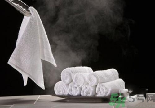 眼睛腫了用冷水敷還是熱水敷？眼睛腫了怎么辦？