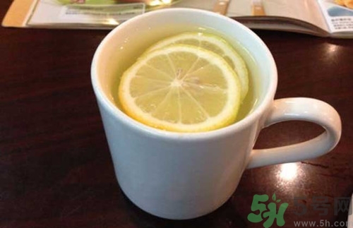 喝檸檬水可以緩解孕吐嗎?孕吐可以喝檸檬水嗎 喝檸檬水可以緩解孕吐嗎?孕吐可以喝檸檬水嗎