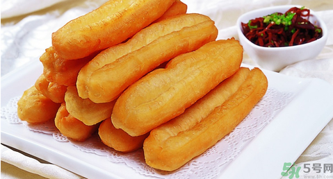 早上吃油條好嗎?早上吃油條會(huì)發(fā)胖嗎? 早上吃油條好嗎?早上吃油條會(huì)發(fā)胖嗎?