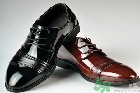 皮鞋發(fā)霉怎么處理？皮鞋發(fā)霉怎么清洗？