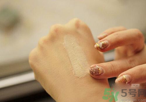 bb霜和氣墊bb的區(qū)別 bb霜和氣墊bb哪個好？