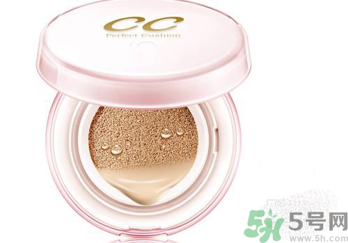 cc霜和bb霜的區(qū)別 cc霜和bb霜哪個好？