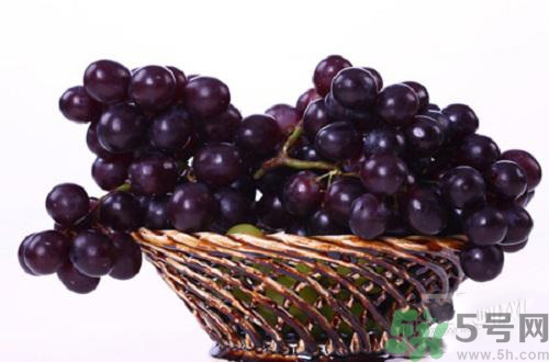 葡萄不能和什么一起吃？葡萄的食用禁忌