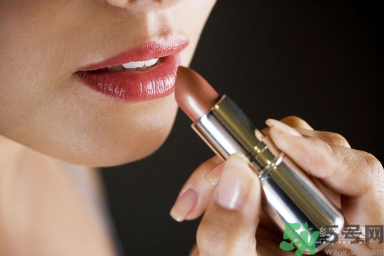 夏天口紅怎么保存？夏天口紅能凍冰箱里嗎？