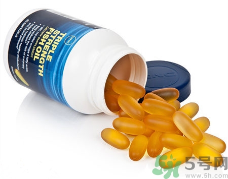 魚油含激素嗎?魚油吃多了會怎樣 魚油含激素嗎?魚油吃多了會怎樣