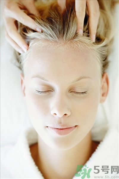 天熱頭皮癢怎么回事啊?天熱頭皮發(fā)癢的原因 天熱頭皮癢怎么回事啊?天熱頭皮發(fā)癢的原因