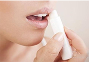 秋天嘴唇干燥怎么辦？秋天嘴唇干燥吃什么？