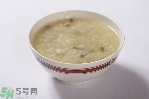 吃綠豆粥有什么好處?綠豆粥的功效與作用 吃綠豆粥有什么好處?綠豆粥的功效與作用