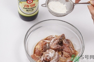 板栗燉鴨好還是燉雞好？栗子燒雞的家常做法