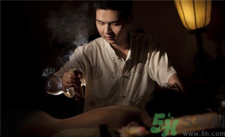 艾灸后多久可以洗澡?艾灸后立刻洗澡會怎樣? 艾灸后多久可以洗澡?艾灸后立刻洗澡會怎樣?