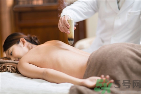 艾灸可以開空調(diào)嗎?艾灸開空調(diào)會怎樣 艾灸可以開空調(diào)嗎?艾灸開空調(diào)會怎樣