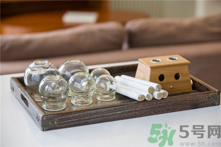 艾灸可以開空調(diào)嗎?艾灸開空調(diào)會怎樣 艾灸可以開空調(diào)嗎?艾灸開空調(diào)會怎樣