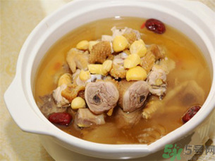 板栗燉鴨好還是燉雞好？栗子燒雞的家常做法