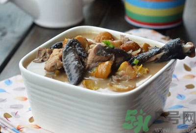 板栗燉鴨好還是燉雞好？栗子燒雞的家常做法