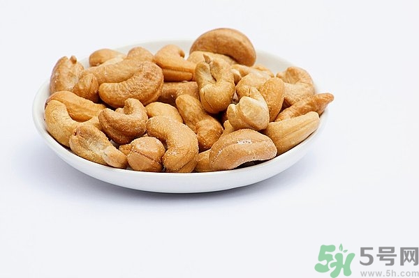 女人吃腰果會胖嗎?一個腰果的熱量是多少 女人吃腰果會胖嗎?一個腰果的熱量是多少