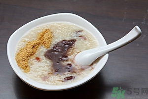 吃白粥會(huì)長(zhǎng)胖嗎?一碗白粥的熱量是多少 吃白粥會(huì)長(zhǎng)胖嗎?一碗白粥的熱量是多少