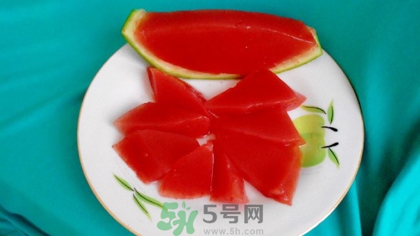 西瓜和果凍能一起吃嗎?西瓜和果凍一起吃會怎么樣 西瓜和果凍能一起吃嗎?西瓜和果凍一起吃會怎么樣