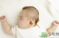 寶寶頭睡扁了怎么辦？寶寶頭睡扁了怎么糾正？