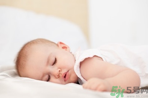 寶寶頭睡扁了怎么辦？寶寶頭睡扁了怎么糾正？
