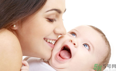 寶寶秋季腹瀉有哪些癥狀？寶寶秋季腹瀉的食譜推薦