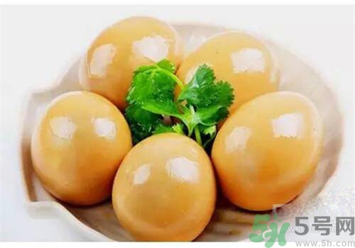 眼睛干澀吃什么好？眼睛疲勞吃什么好？