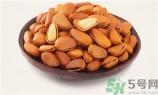 吃松子有什么好處?松子的功效與作用 吃松子有什么好處?松子的功效與作用